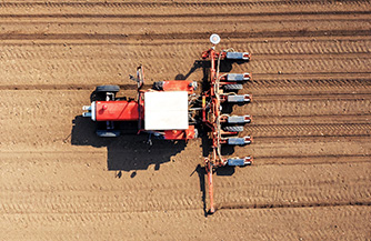种——实现自动定植、精准施肥等农事过程，提高作农作物耕种效率和质量