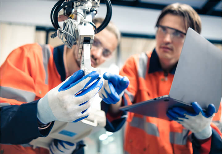 优质的在职培训机会，有机会与高水平团队一起工作